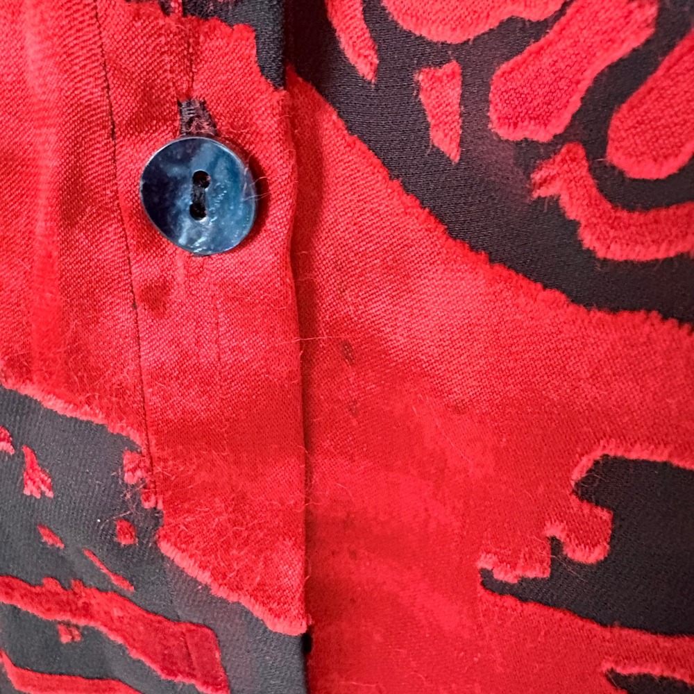Chico's Size 2 Button Down Shirt Womens XL Red Black Silk Burnout Dark Feminine - Picture 7 of 11